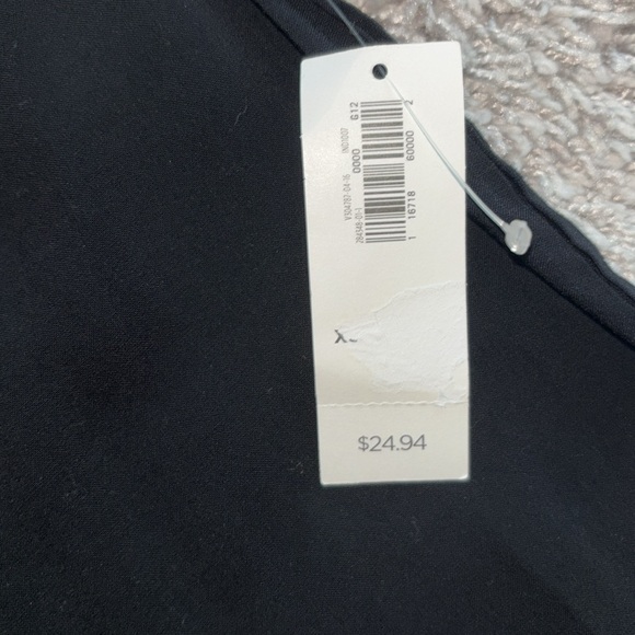 Black Old Navy V-neck Hi-lo blouse. XS. 100% Rayon. Sleeveless, tank. - Picture 5 of 6